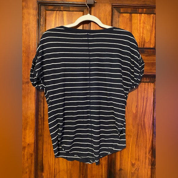 Hollister Navy Blue/White Striped Short Sleeve Tee Loose Fit V Neck Raw Hem M - Picture 2 of 5